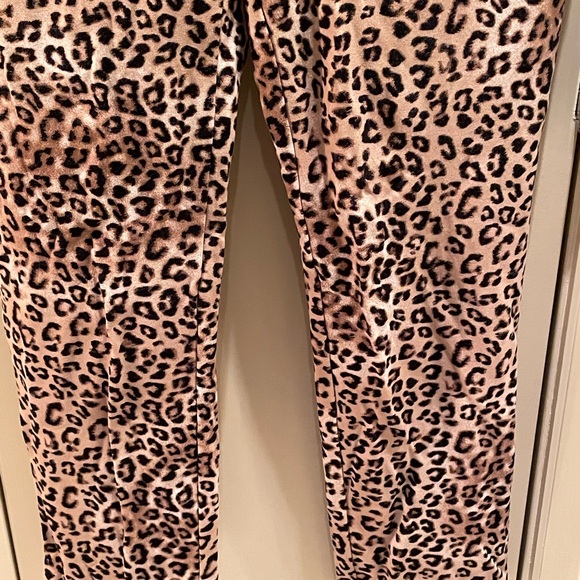 Size 8 - Picture 2 of 4